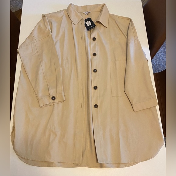 Daleyza Shacket - Fashion Nova (1X) - Picture 6 of 7